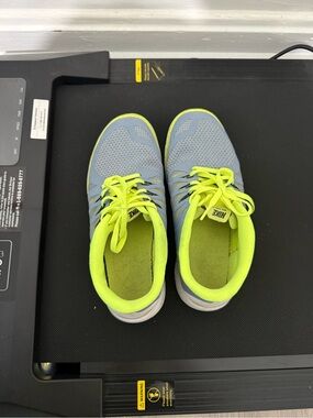 Nike Free 5.0 - Light Gray and Neon Yellow Sneakers